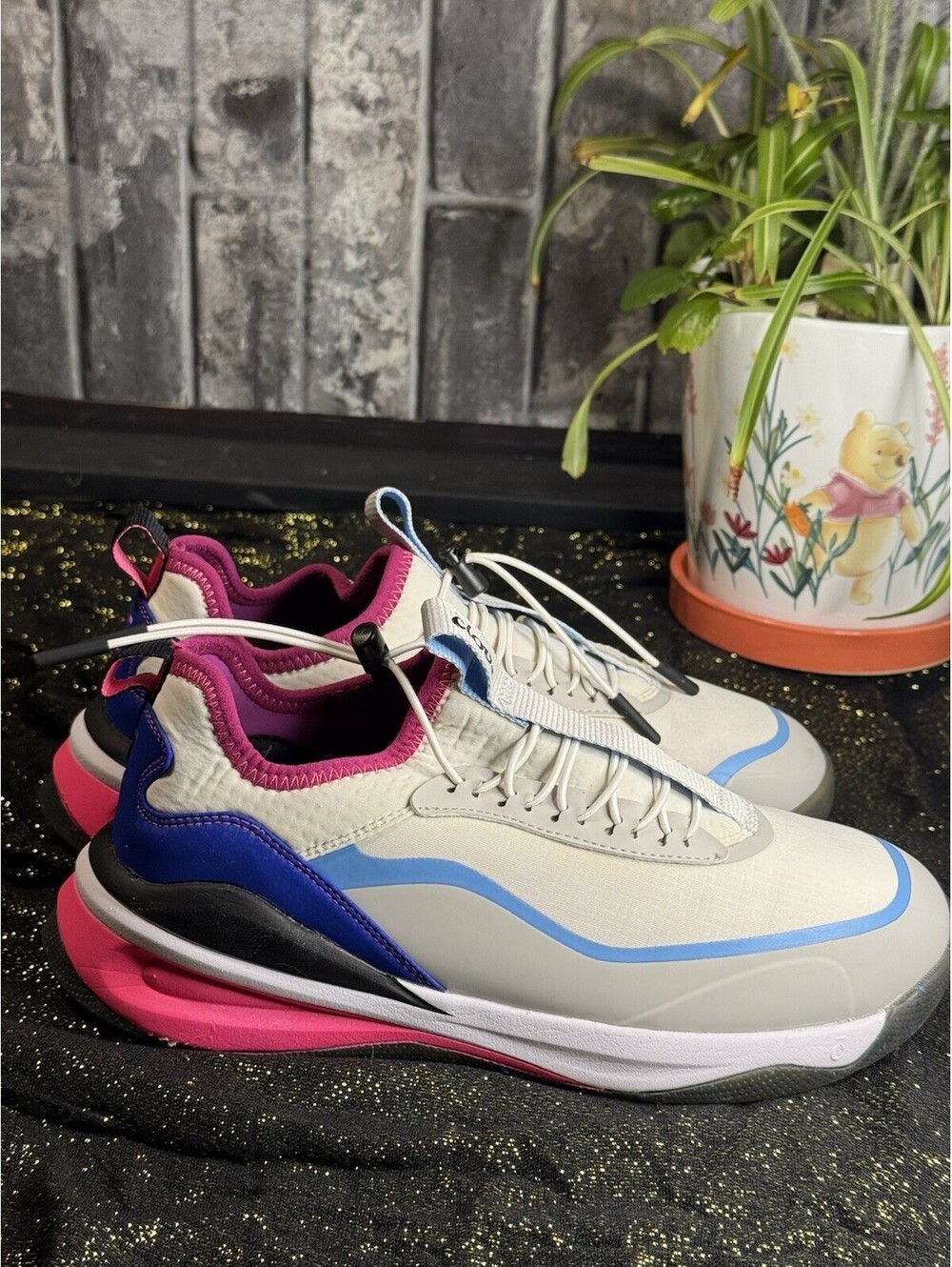 Clove Unisex White/Blue/Pink/Gray Colorblock Low Top Lace-Up Athletic Sneakers
